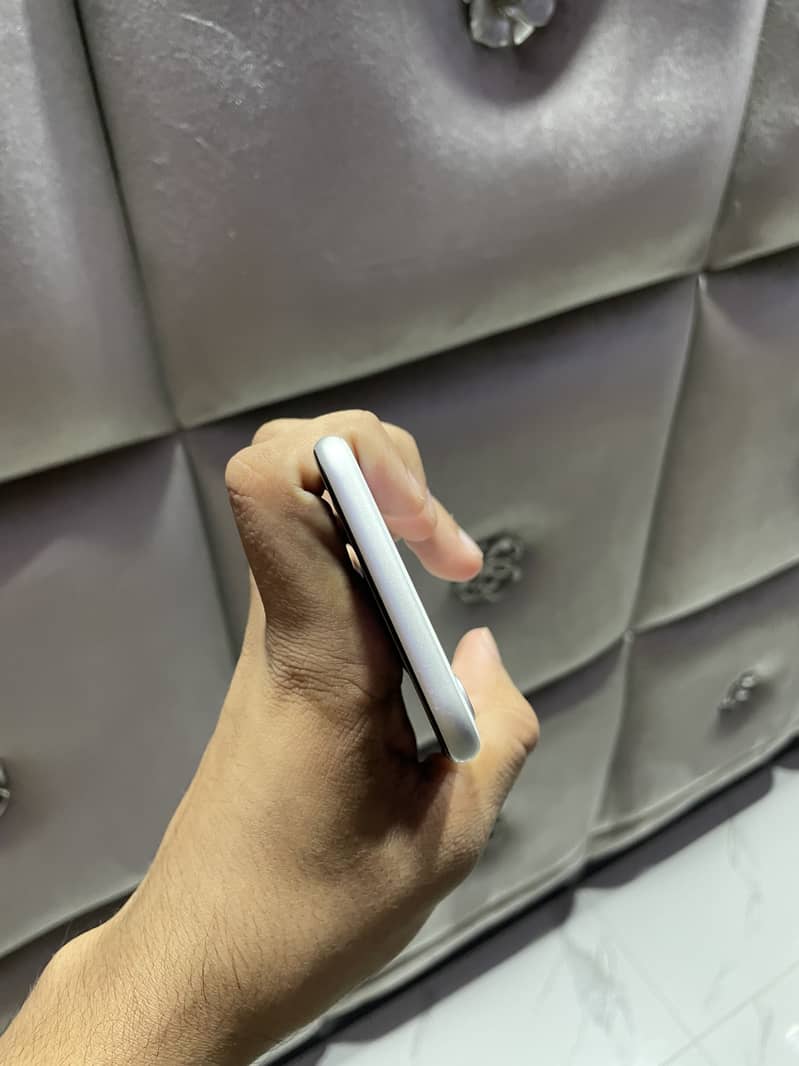 Apple iPhone SE 4