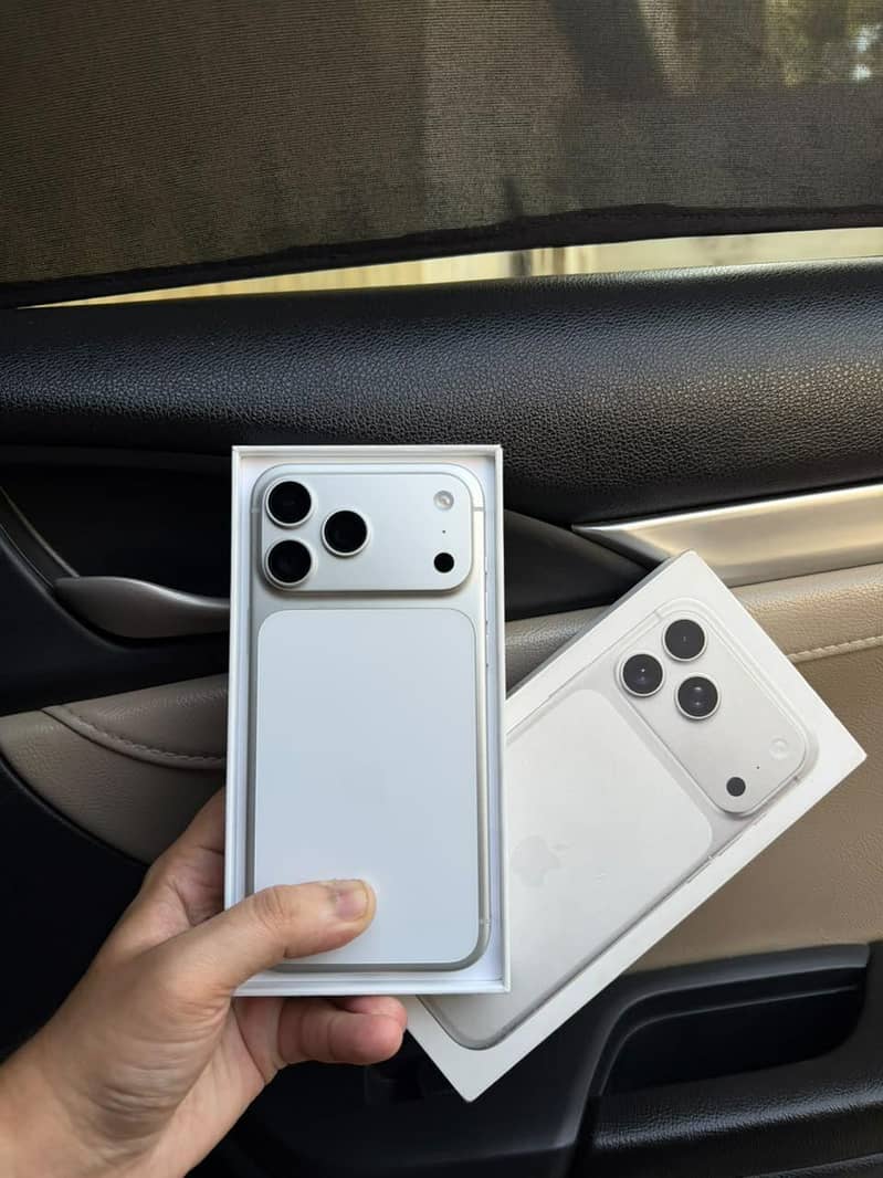 Apple iPhone 17 Pro Max 2