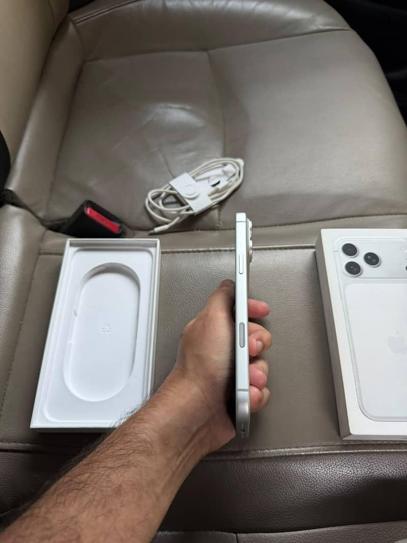 Apple iPhone 17 Pro Max 6