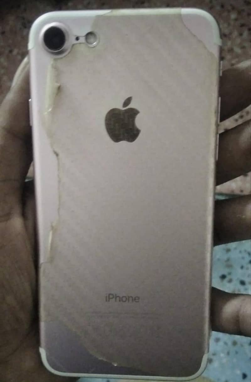 Apple iPhone 7 1
