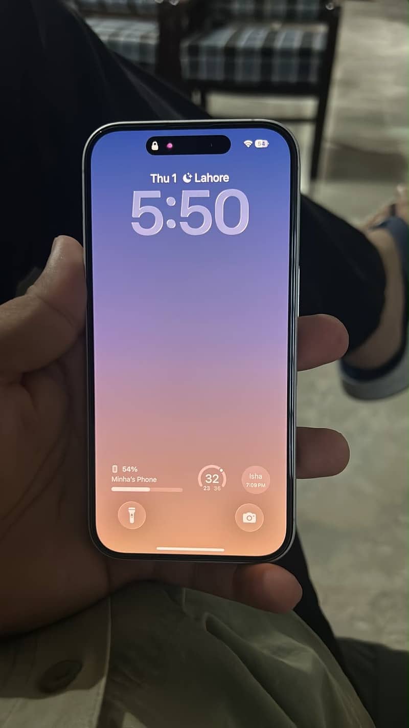 Apple iPhone 16 3