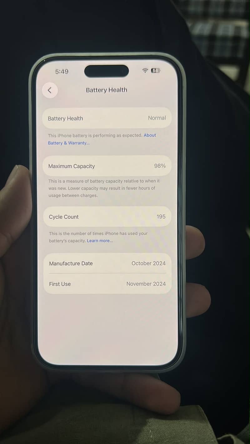Apple iPhone 16 4