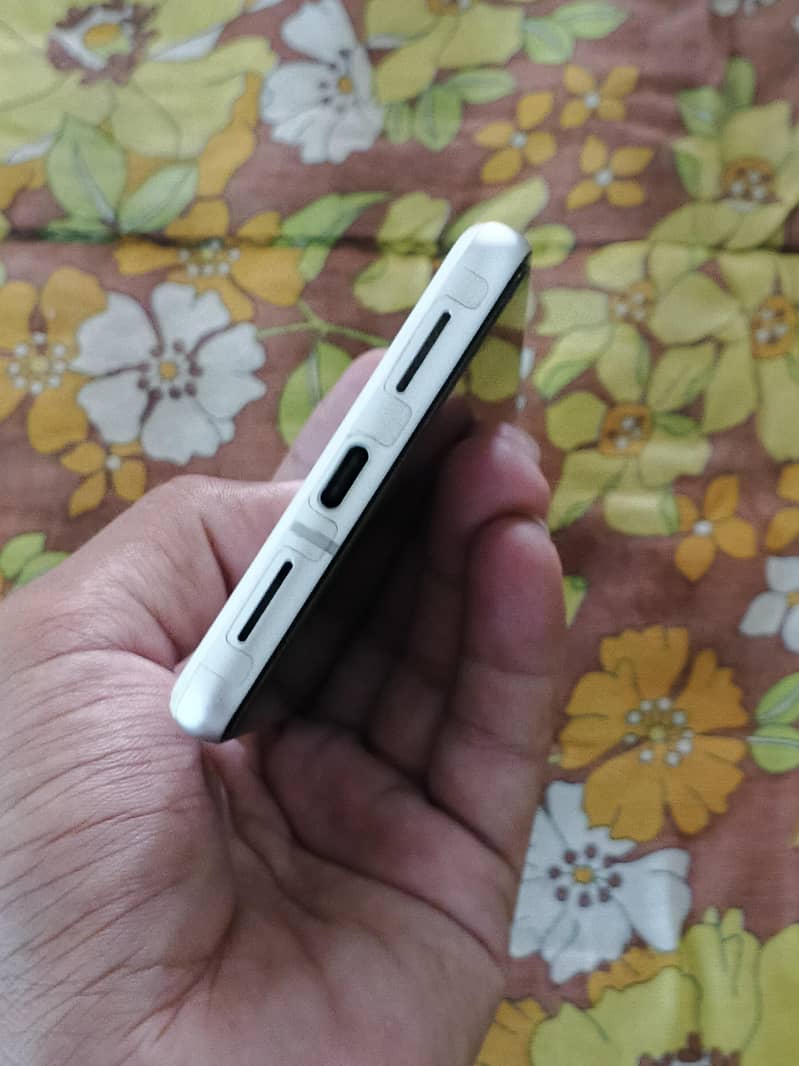 Google Pixel 7 8/128 3