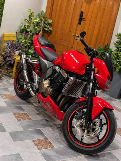 Kawasaki Z750, like new , seeing is believing