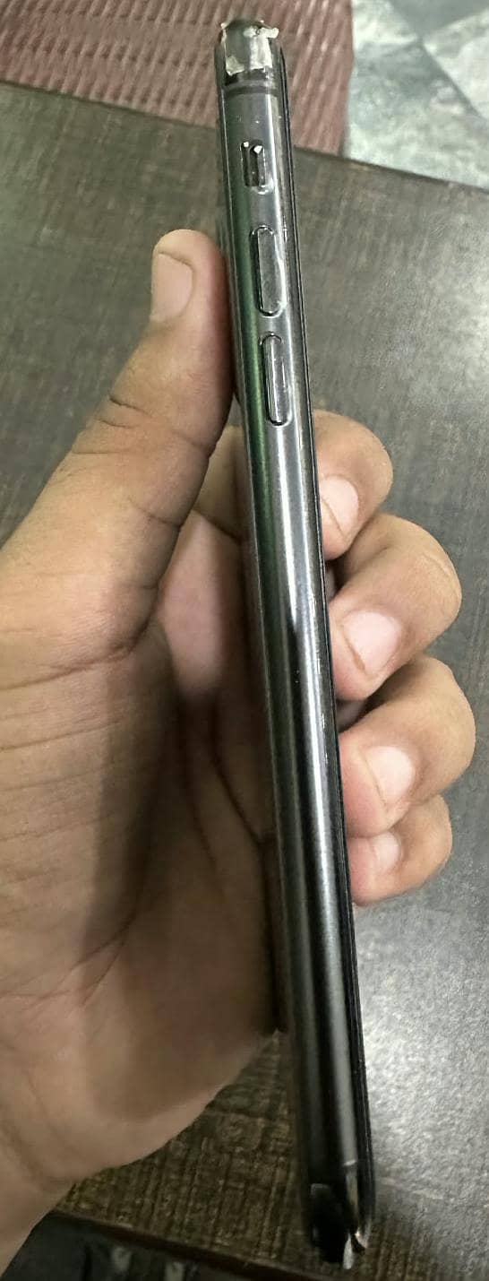 Apple iPhone 11 Pro Max 3