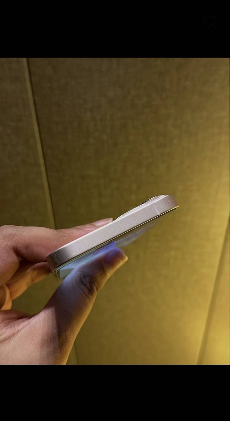 Apple iPhone 13 0