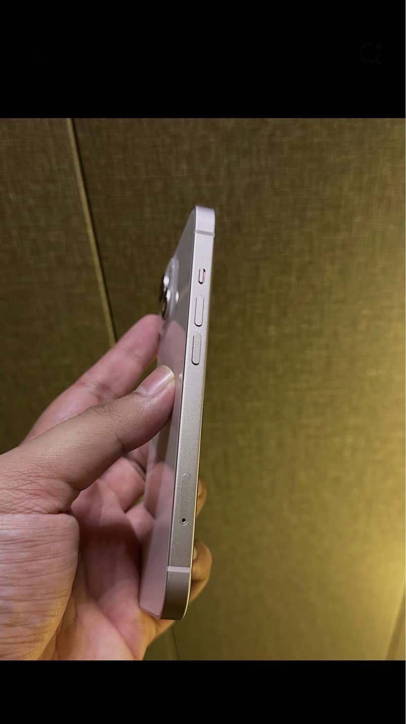 Apple iPhone 13 2