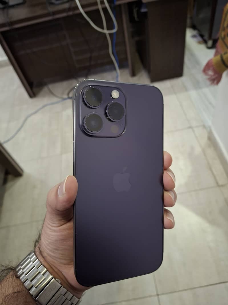 Apple iPhone 14 Pro Max 0