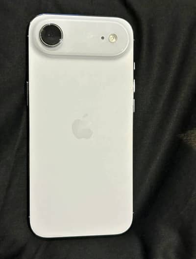 Apple iPhone 17 Air 10/10 with original cable!