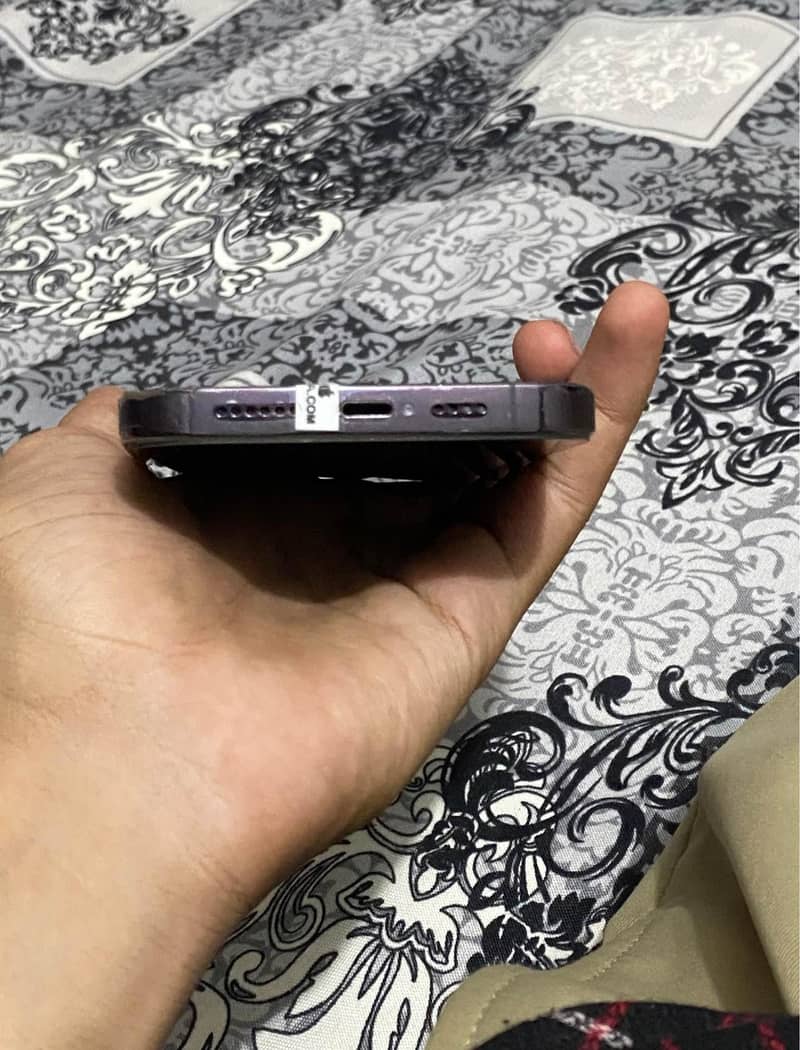 Apple iPhone 14 Pro 2