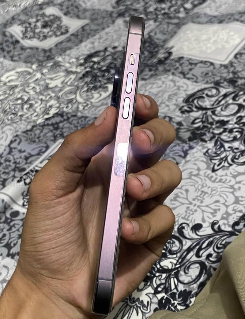 Apple iPhone 14 Pro 3