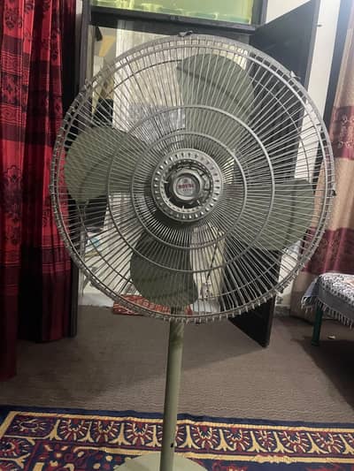 Good condition working fan for sale