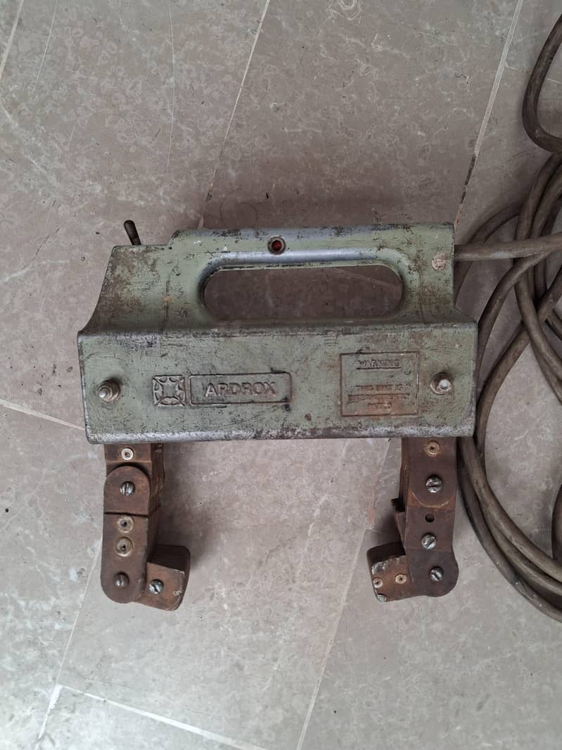 MPI YOKE (Electromagnetic) 0