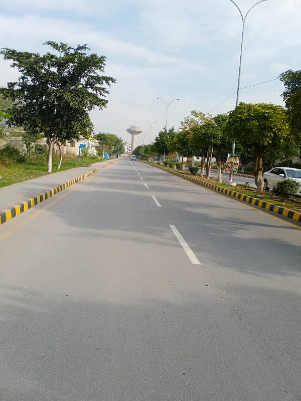A Corner 1- Kanal Sun Facing Level & Solid Plot Available For Sale. 1
