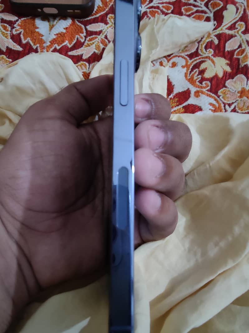 Apple iPhone 13 Pro 1