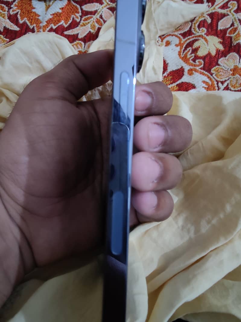 Apple iPhone 13 Pro 2