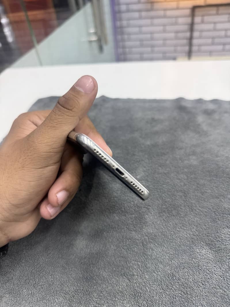 Apple iPhone X 1