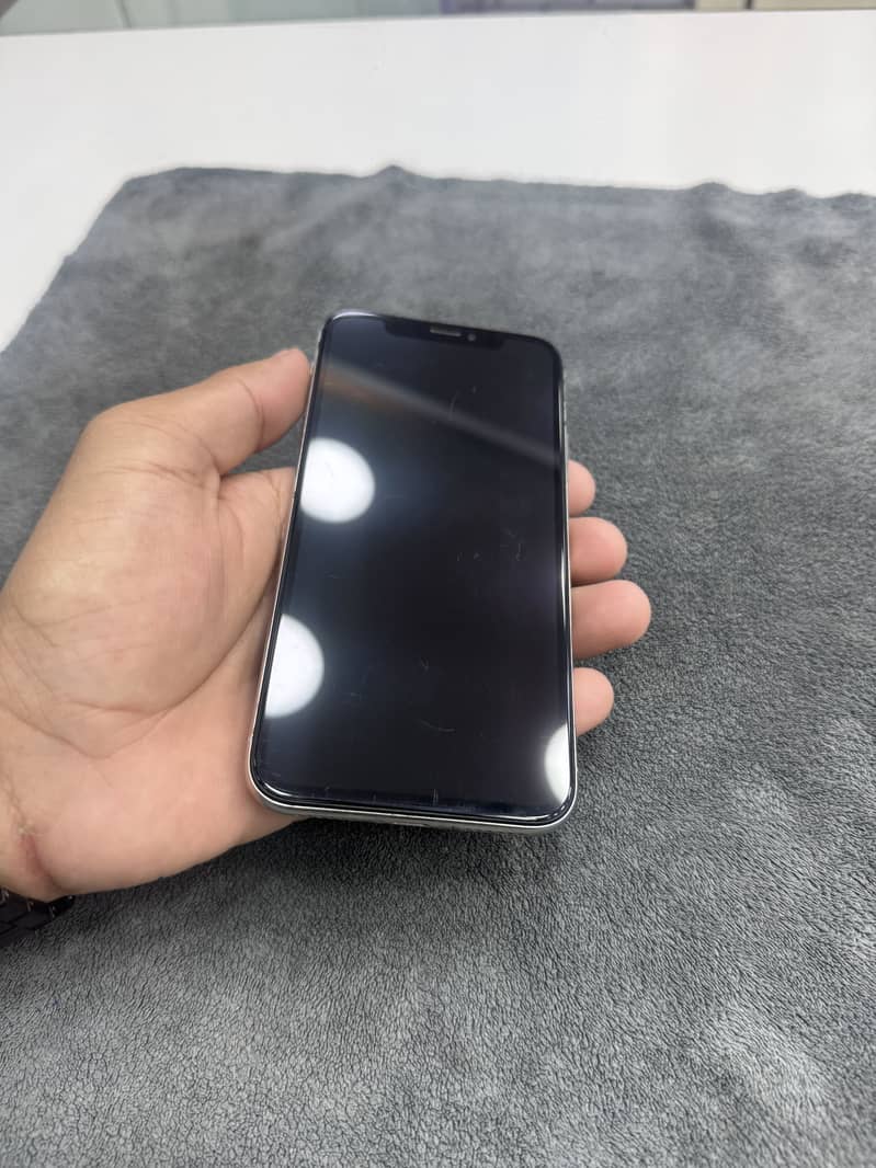Apple iPhone X 2
