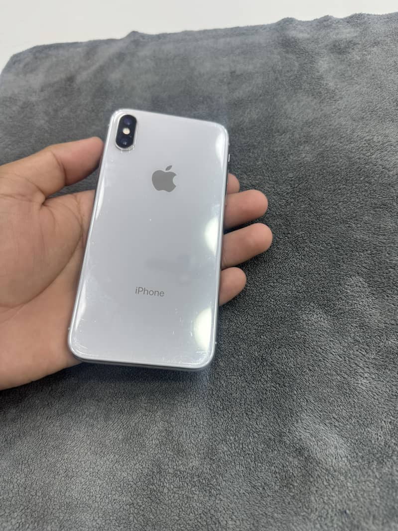 Apple iPhone X 3