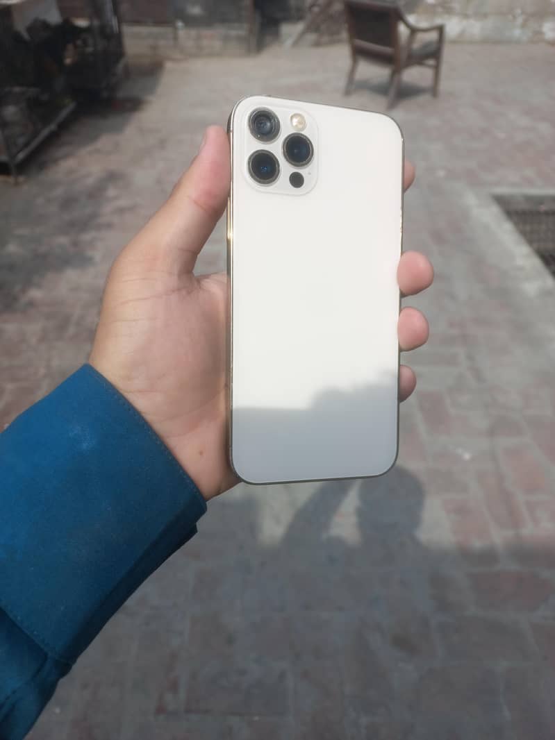Apple iPhone 12 Pro 2