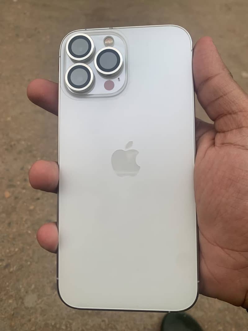 Apple iPhone 13 Pro Max 0