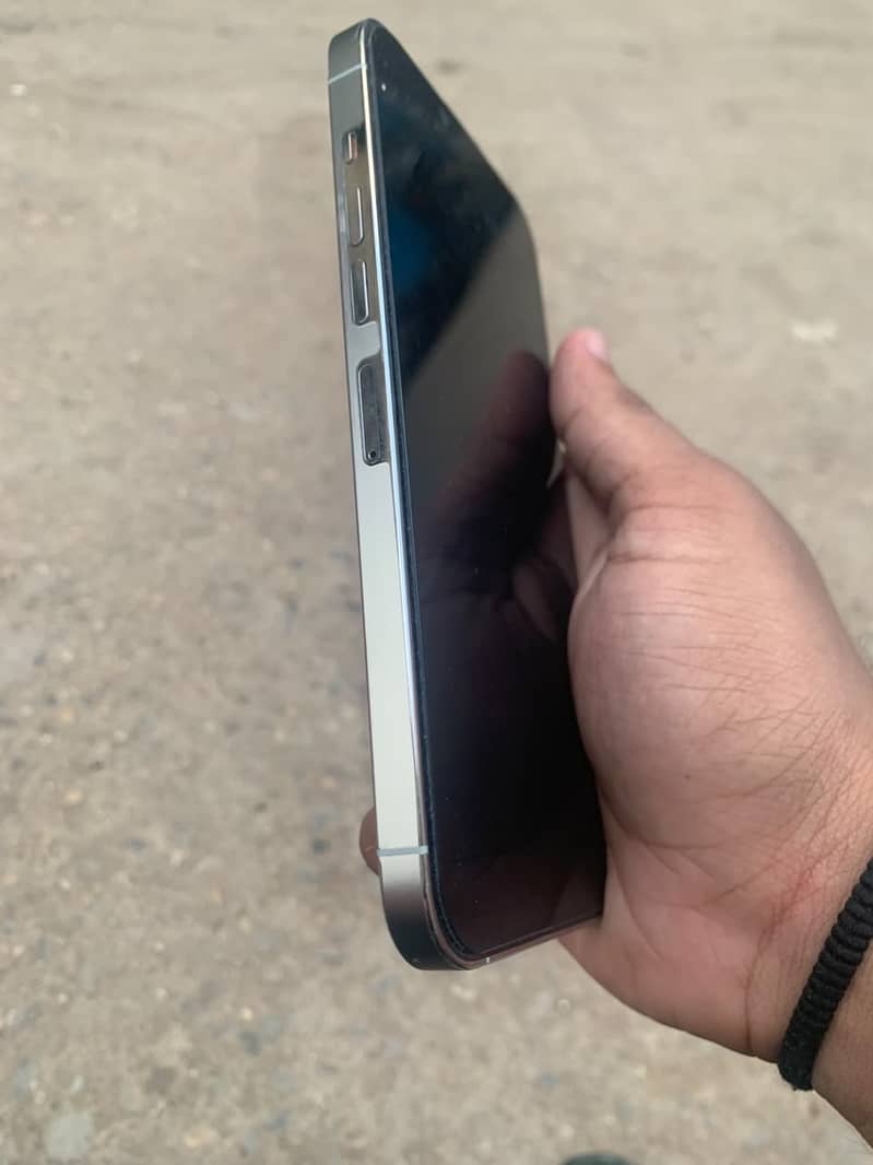 Apple iPhone 13 Pro Max 6