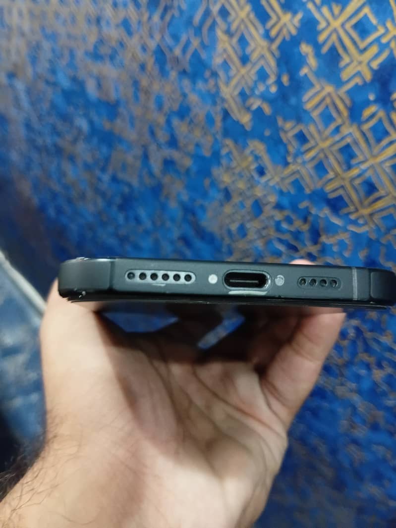 Apple iPhone 16 Plus jv 3