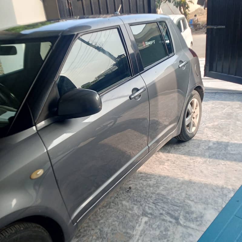 Suzuki Swift 1