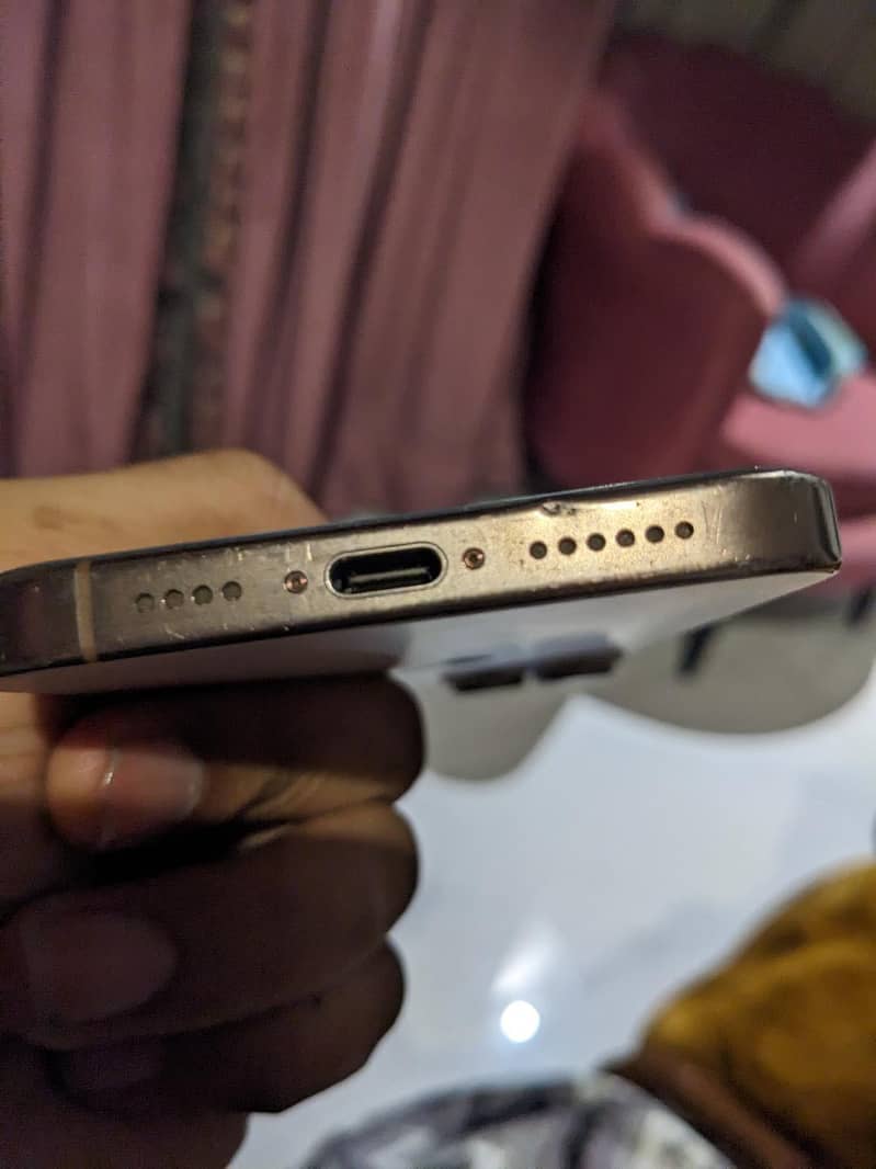Apple iPhone 16 Pro Max 5