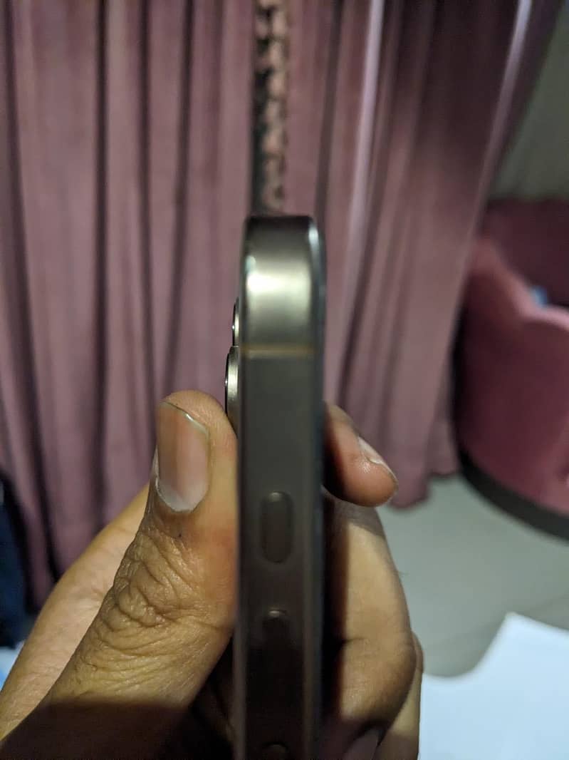 Apple iPhone 16 Pro Max 6