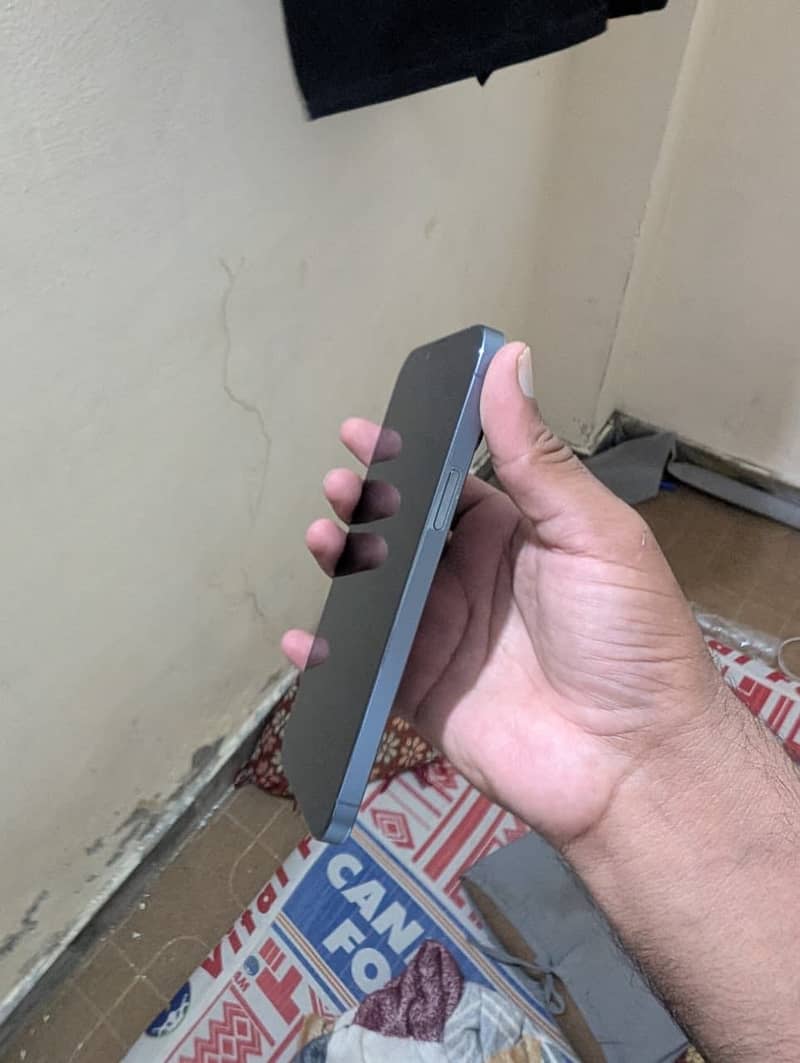 Apple iPhone 13 Pro Max 4