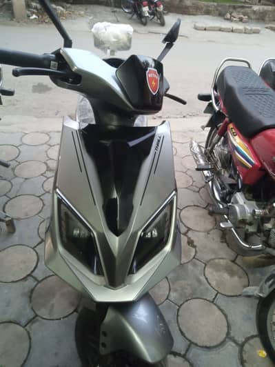 Metro Thirl Pro Electric Bike | 2026 Model | Almost New