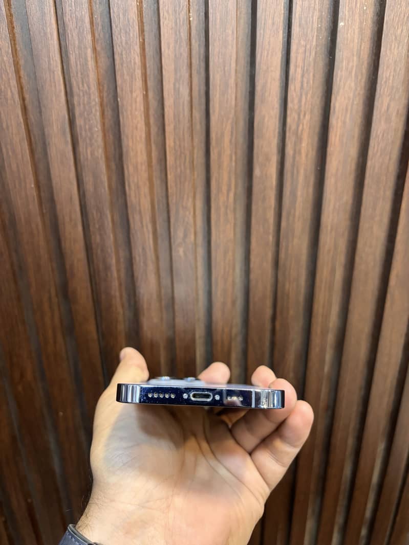 Apple iPhone 13 Pro 2