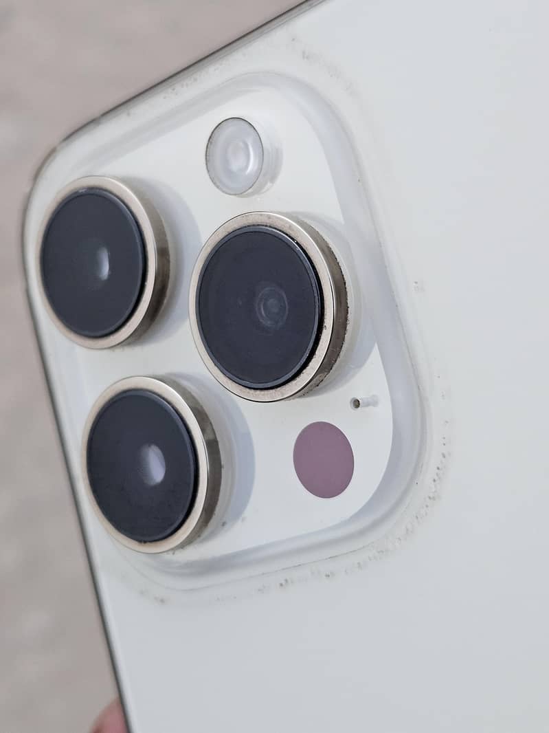 Apple iPhone 14 Pro Max 3