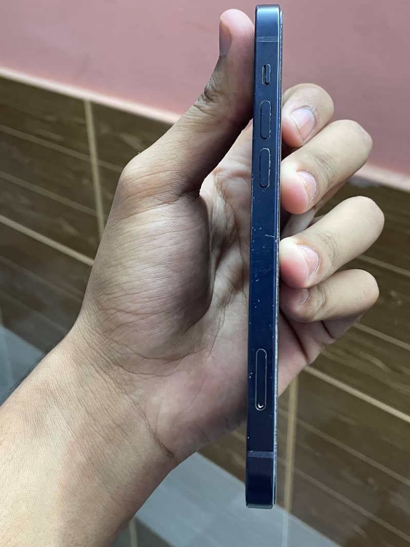 Apple iPhone 12 8