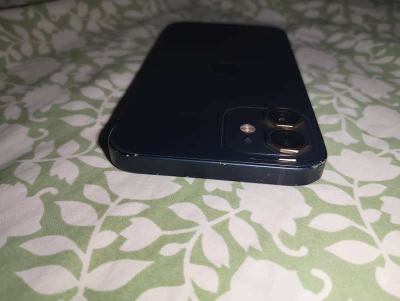 Apple iPhone 12 2