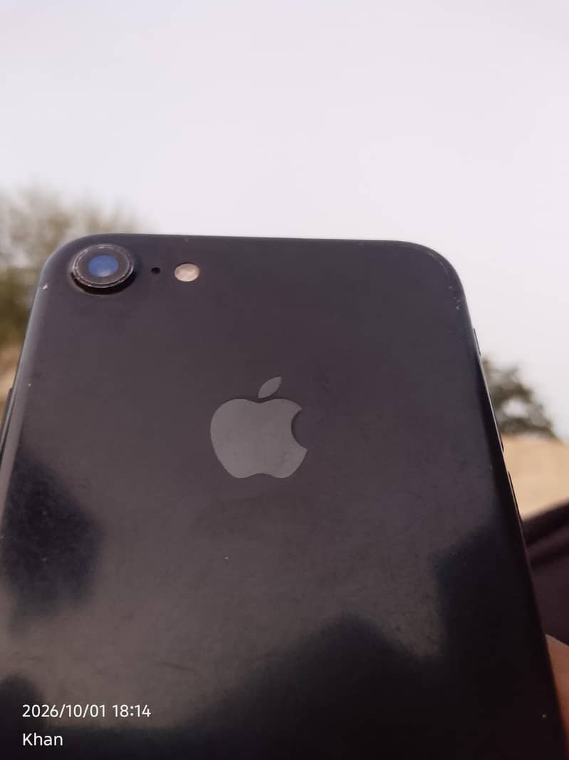Apple iPhone 7 0