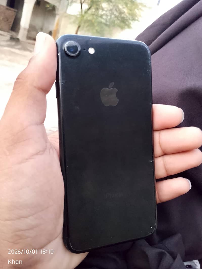 Apple iPhone 7 2