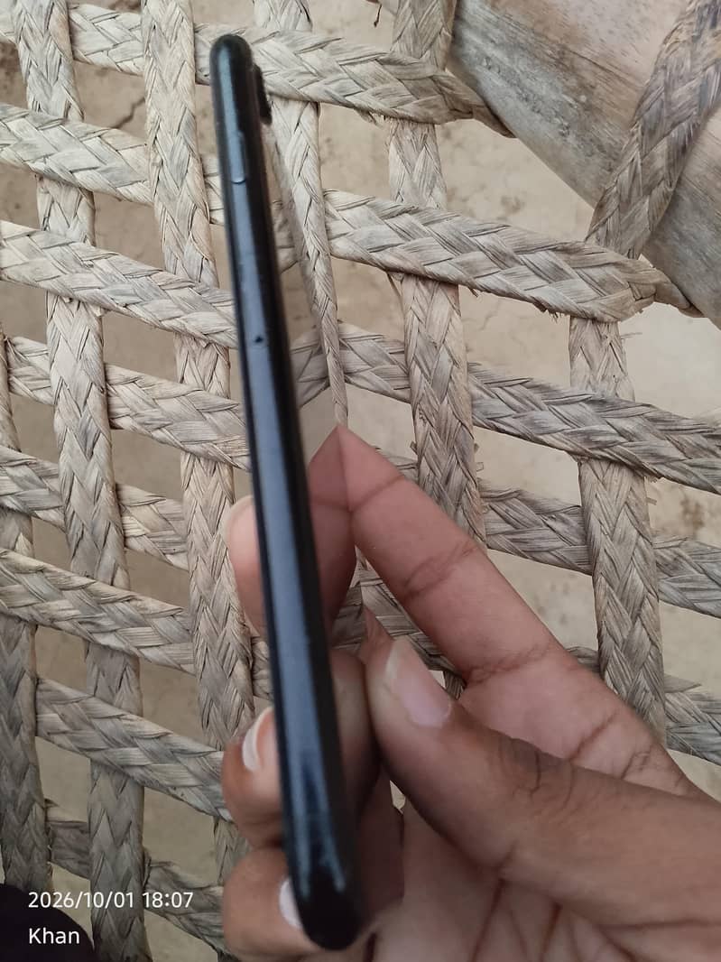 Apple iPhone 7 3