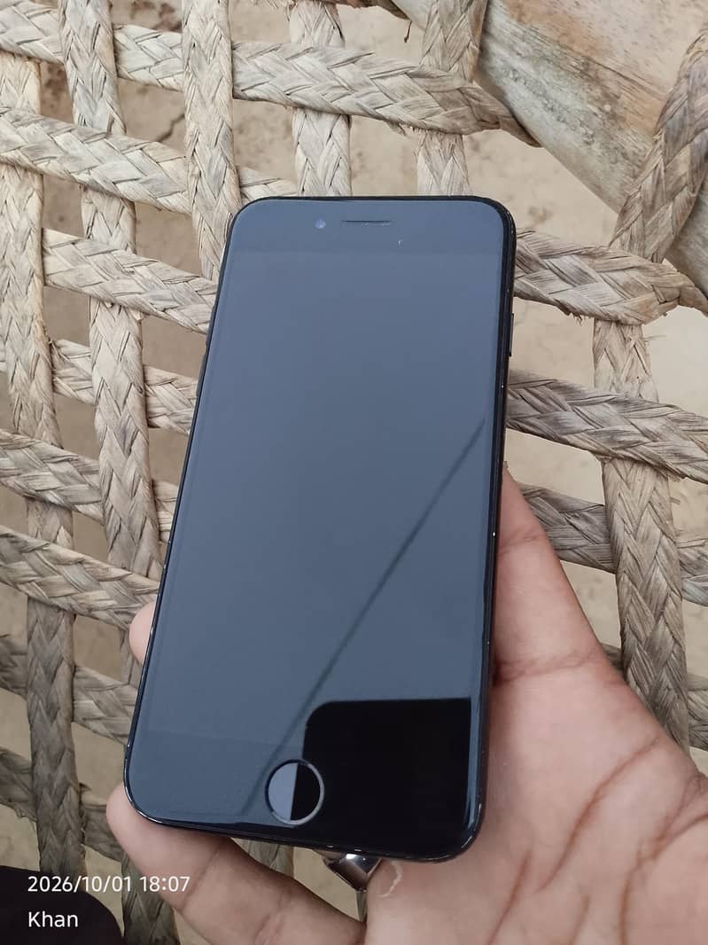 Apple iPhone 7 4