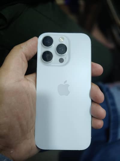 Apple iPhone 16 Pro