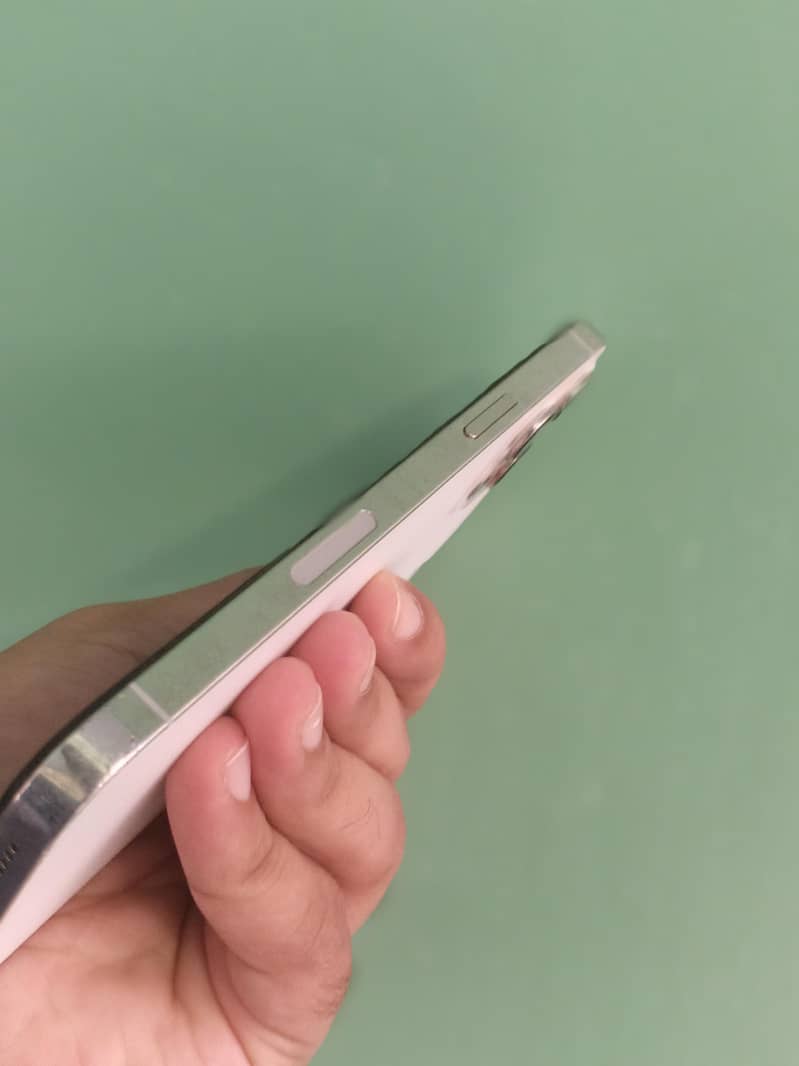 Apple iPhone 12 Pro Max 4