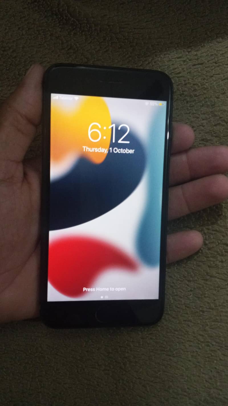 Apple iPhone 7 Plus 0