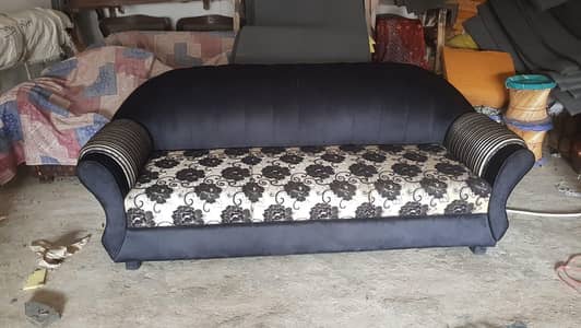 5 setter sofa or coutmize be krwana KY Liya hmm se rabta kry