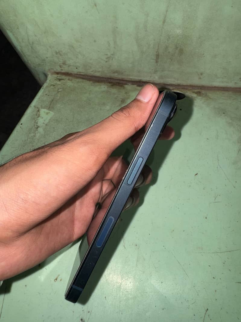 Iphone 13 4