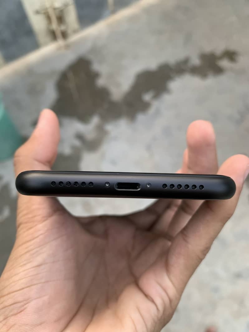 Apple iPhone XR 3