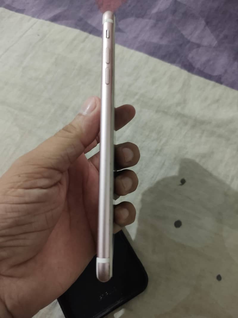 Apple iPhone 7 Plus 4