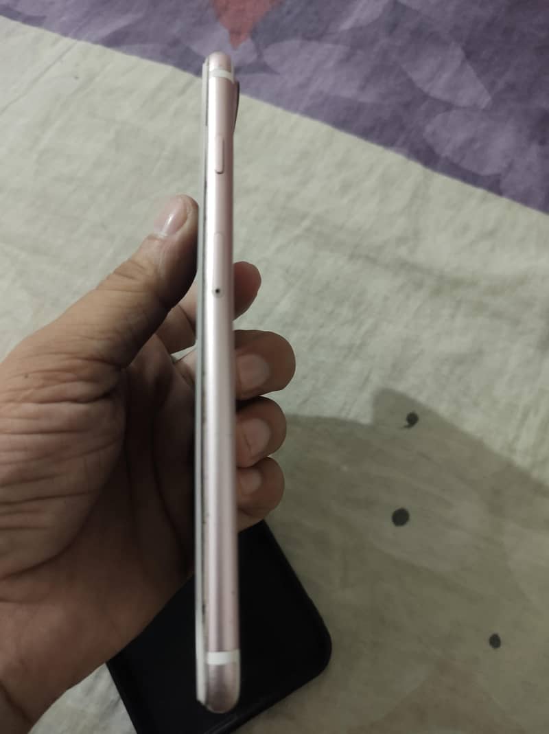 Apple iPhone 7 Plus 5
