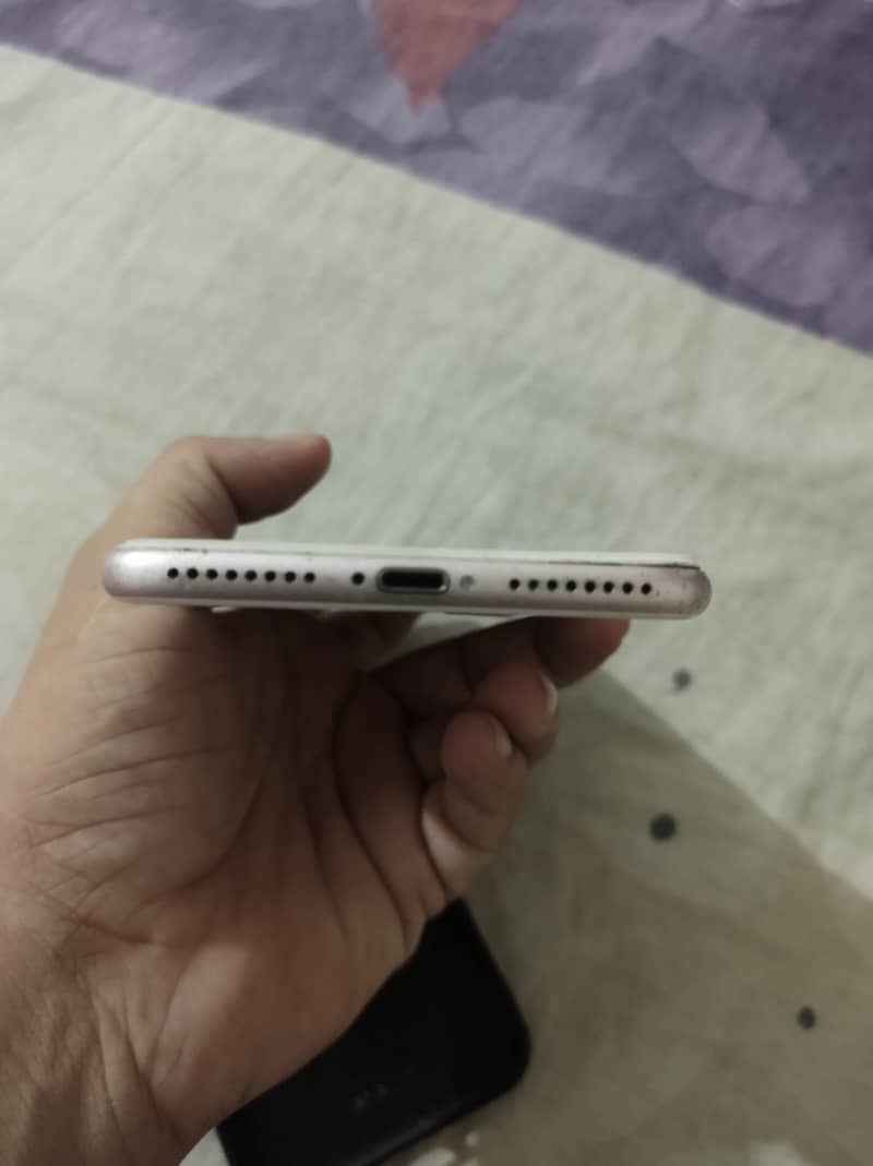 Apple iPhone 7 Plus 6