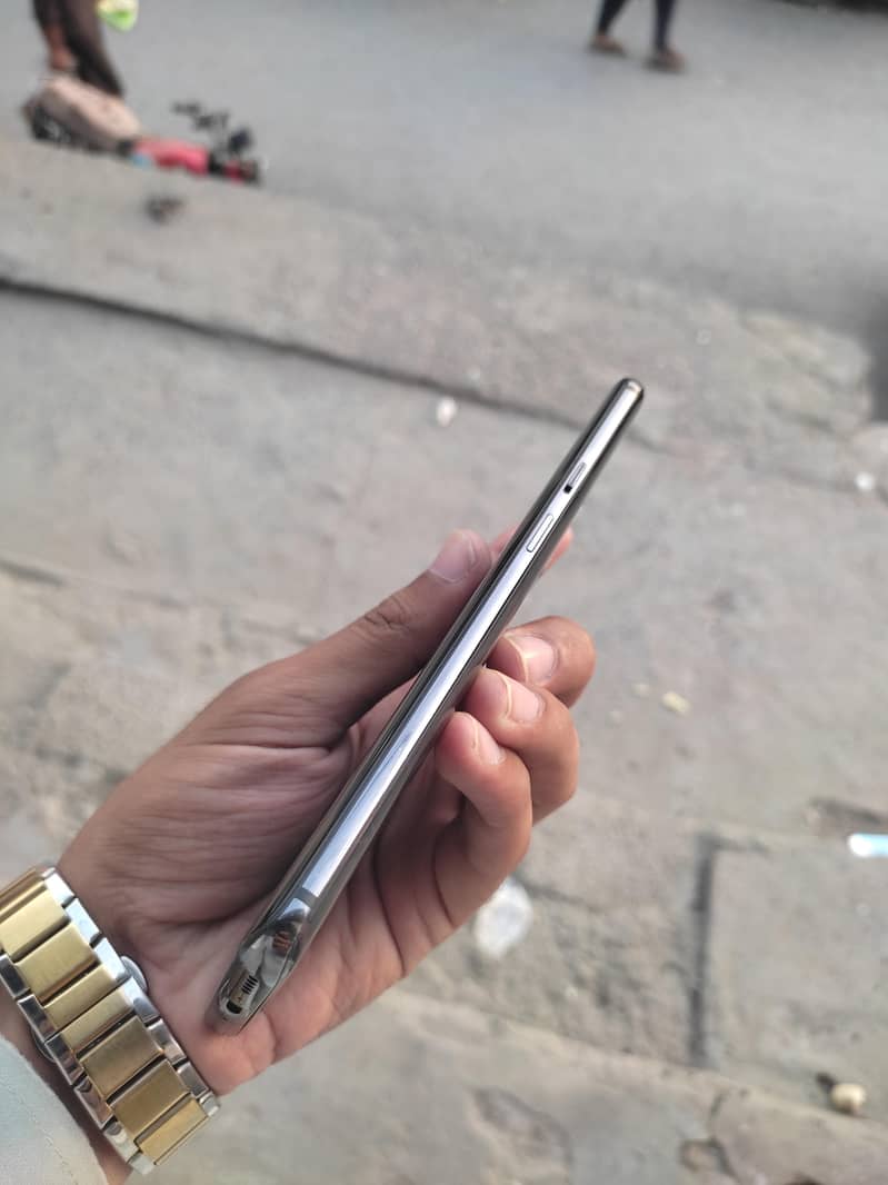 One Plus 7 Pro 3